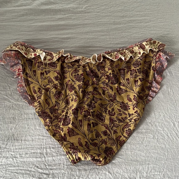 Zimmermann three piece swimsuit never been worn. Size 3 US 10 - Picture 6 of 11